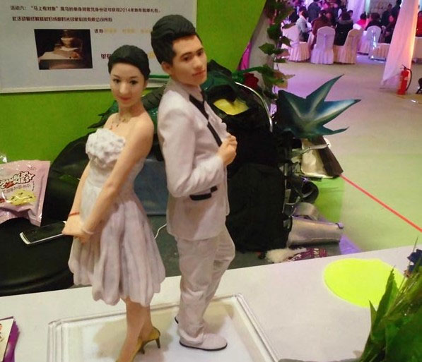 3d打印人像要多少钱,解析3D打印人像的价格及成本_3d打印结婚照