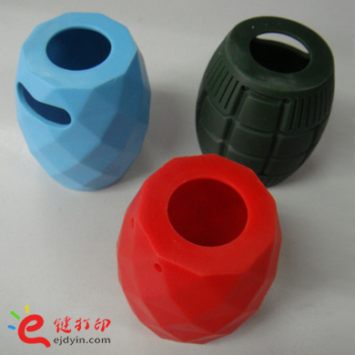 复模小批量PU软胶手雷模型3